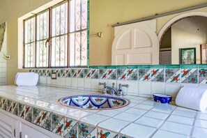 Hair dryer, towels, soap, toilet paper - Vrbo Property (Puerto Vallarta)
