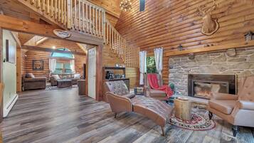 Chalet (3 Bedrooms) | Interior