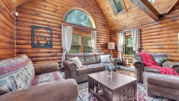 Chalet (3 Bedrooms) | Interior