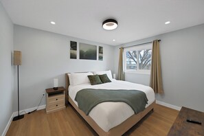 4 Schlafzimmer, Bügeleisen/Bügelbrett, WLAN, Bettwäsche
