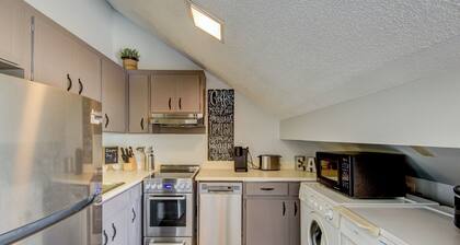 Top Of Seven 2BR - Amazing Grandfather Mtn Views From This Updated Condo
