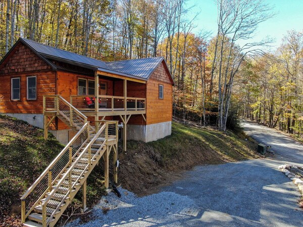 Whiskey Rock Private Cabin On Beech Mountain, Hot Tub, Gas Fireplace, Ev Charger - Sugar Mountain, NC