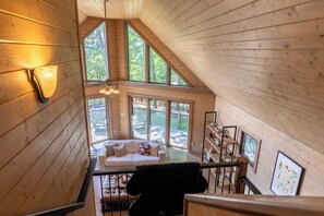 Interior - Queen Ridge Cabin - Great Views, Secluded, hot Tub, Fire pit (West Jefferson)