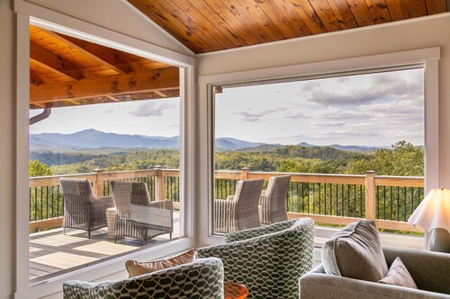 Roll With It - Blowing Rock Home With Stunning Views