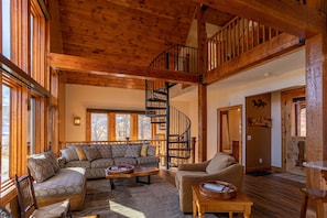 Interior - Mio Nido at Eagles Nest (Elk Park)