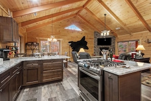 Interior - Deer Ridge Nearby to Ski, 3BR - King (Banner Elk)
