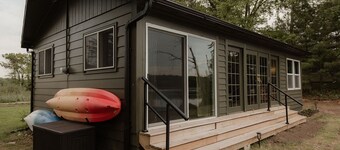 Renovated Vintage 1970s Lake Cottage in Iola—30 Min to Chain O'Lakes