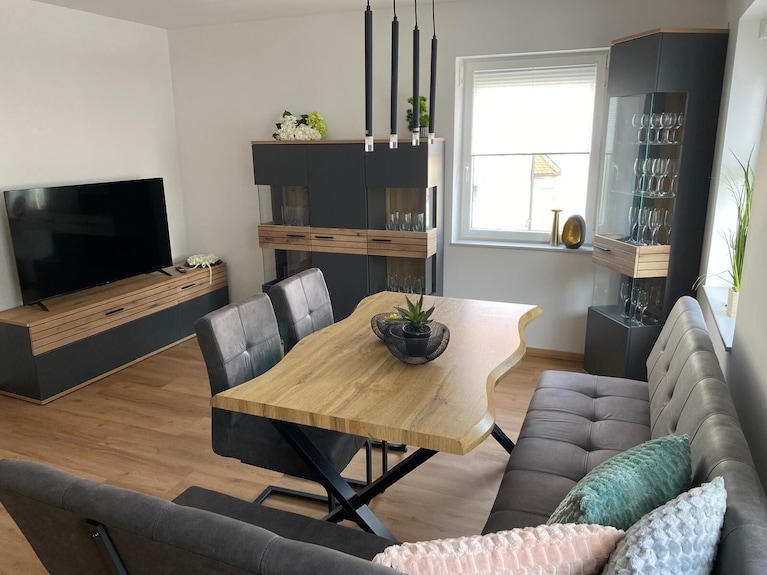 Fewo Bähr Geräumige-gemütliche 4 Zimmer Wohnung -Bei Bamberg - Hirschaid