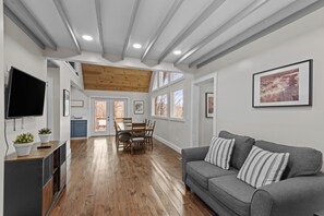 Interior - Elevation Escape (Banner Elk)