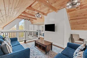 Interior - Elevation Escape (Banner Elk)