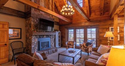 Gratitude - Hot Tub, Pool Table, Covered Decks, 5 Minutes to Boone-