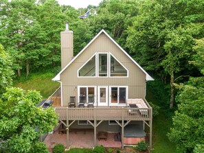 Front of property - Sky High Chalet Blowing Rock Home With hot Tub, Pool Table, Bunk Room, and Fire pit (Blowing Rock)