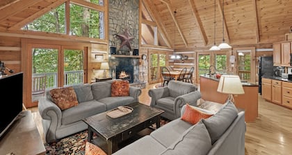 Farallon - Cozy Cabin With hot Tub, Fire Pit, Wood Fireplace