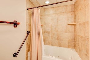 Interior - Paws A While - Hot Tub, Pool Table, Firepit (Blowing Rock)