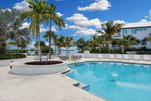 A heated pool - Oceanfront Homes with Private Beach at SeaGlass Cove (Marathon)