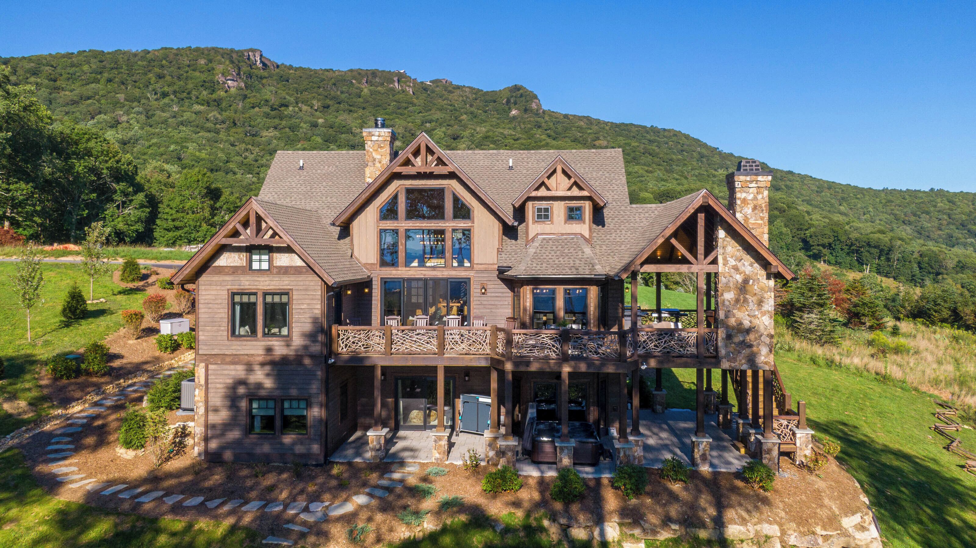 House (5 Bedrooms) | Front of property