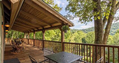Moose Preserve - Cabin Near Valle Crucis With hot Tub, Pool Table, & Firepit