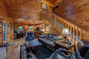 Interior - Carolina Charm - Hot Tub - Pool Table - Fire Pit- (Vilas)