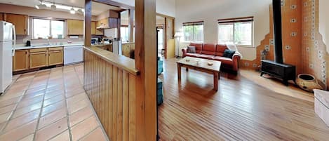 House (2 Bedrooms) | Property amenity