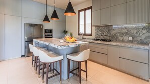 Ảnh chưa phân loại, 4 trong số 60 ảnh, nút