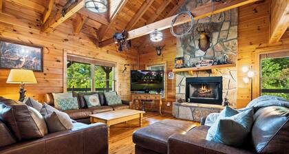 Chef's Kitchen, Fire Pit, 2 Arcades, Air Hockey, Salt Water Heated Pool, Desk, Basketball & Hot Tub