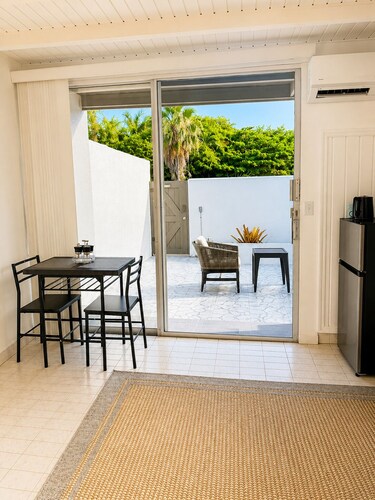 Gorgeous condo with AC in relaxing St. Thomas getaway