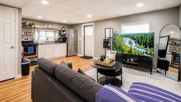House, 1 Bedroom | Living room