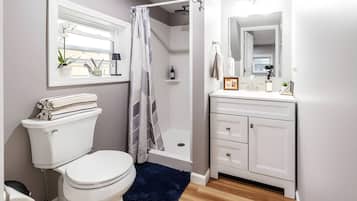 House, 1 Bedroom | Bathroom