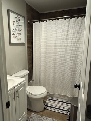 Bruser, håndklæder, Sæbe, Toiletpapir