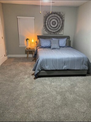3 bedrooms, iron/ironing board, bed sheets - Charming Property near All the Atlanta Attractions (Atlanta)