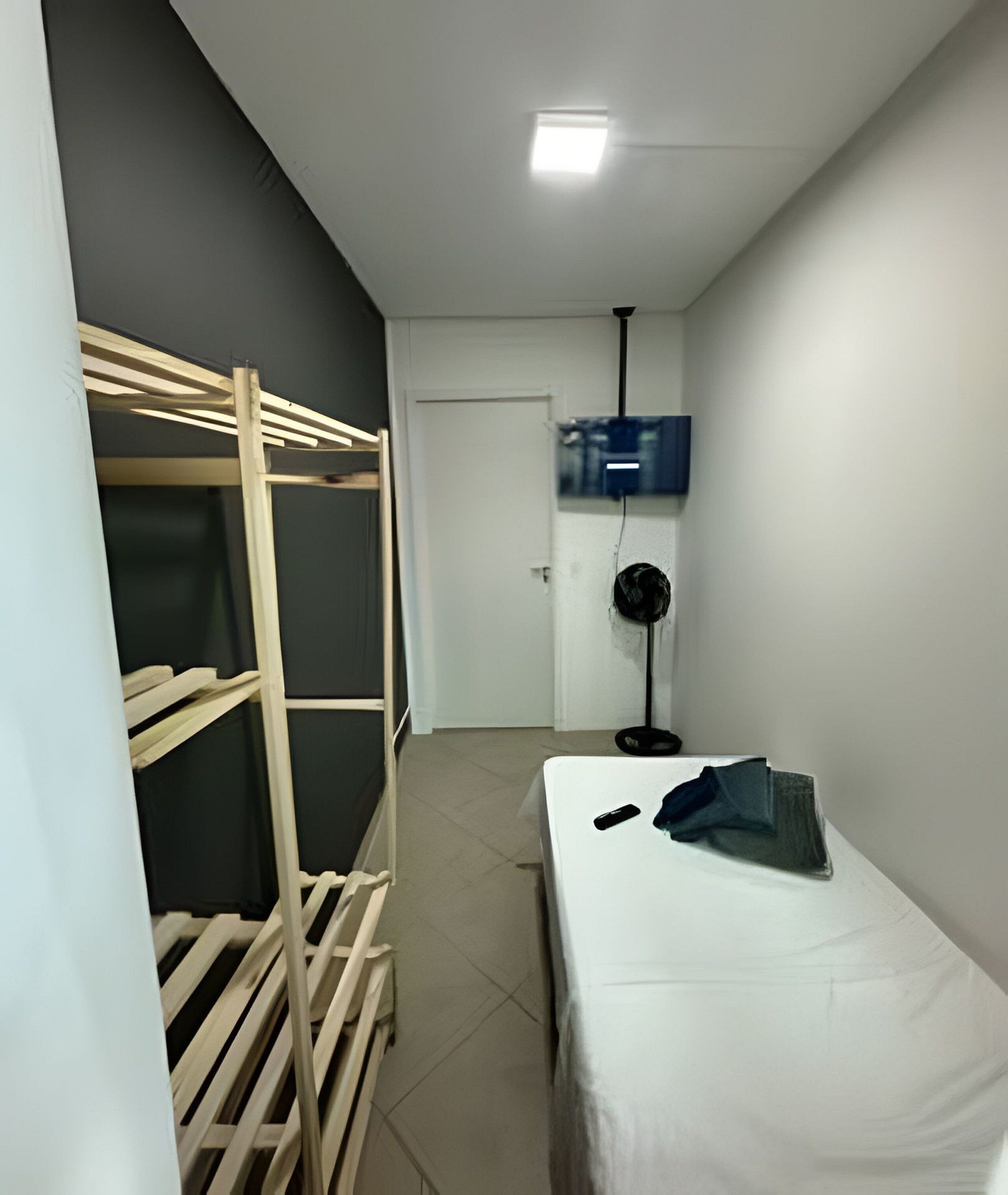 Chambre Simple | Rideaux occultants, fer et planche à repasser, Wi-Fi gratuit