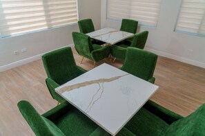 Dining - Royale Jazz Hotel (Kingston)