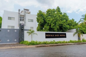 Exterior - Royale Jazz Hotel (Kingston)