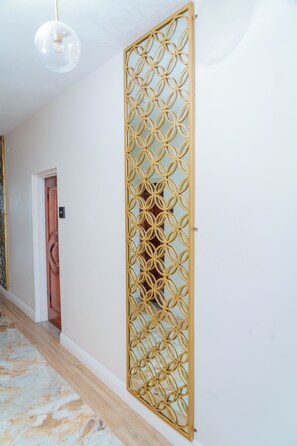 Interior - Royale Jazz Hotel (Kingston)
