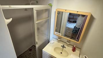 Apartment | Bathroom