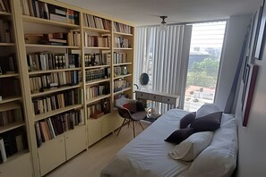 Apartment | Langsir/tirai gelap terus, Wi-fi percuma 