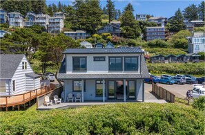 Exterior - Rare Oceanfront Home Directly on the Sand in Oceanside, Oregon! The Finley! (Tillamook)