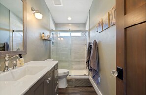 Shower, hair dryer, towels, soap - Rare Oceanfront Home Directly on the Sand in Oceanside, Oregon! The Finley! (Tillamook)