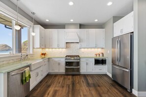 Fridge, microwave, oven, stovetop - Rare Oceanfront Home Directly on the Sand in Oceanside, Oregon! The Finley! (Tillamook)