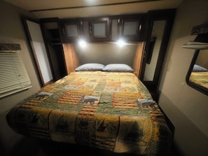2 Schlafzimmer, Reisekinderbett, kostenloses WLAN
