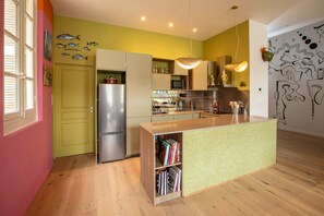 Frigorifero, microonde, forno, lavastoviglie