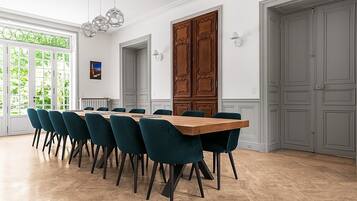 Meeting facility