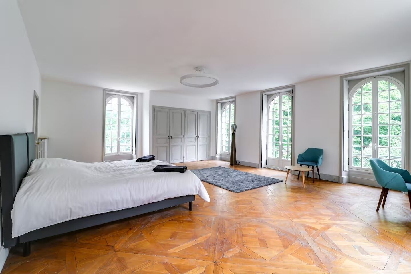 7 chambres, fer et planche à repasser, Wi-Fi gratuit, draps fournis