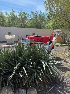 Terrace/patio - Vrbo Property (Châteaurenard)