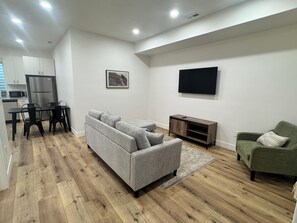 Living area - Prime location - basement apartment in Pleasant Grove (Pleasant Grove)