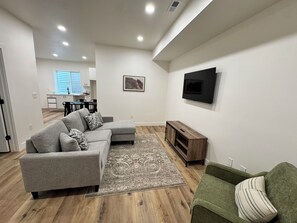 Living area - Prime location - basement apartment in Pleasant Grove (Pleasant Grove)