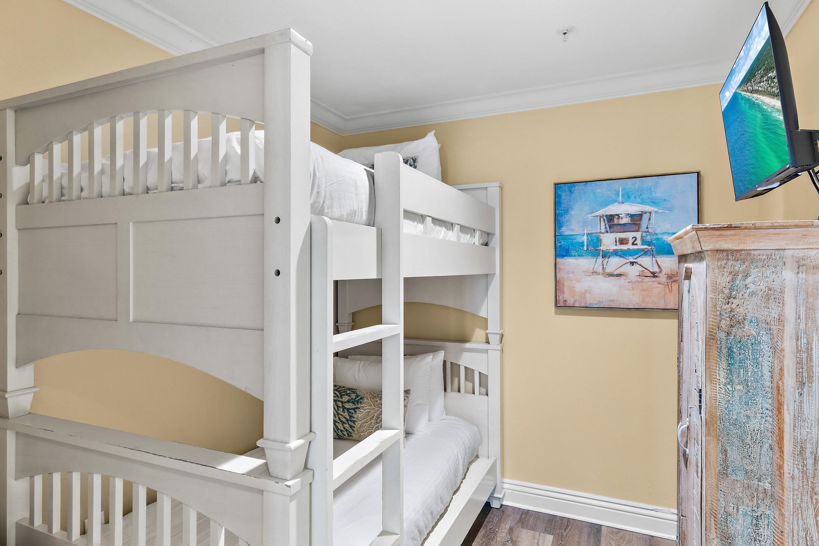 Condo, Multiple Beds (Emerald Grande W322)