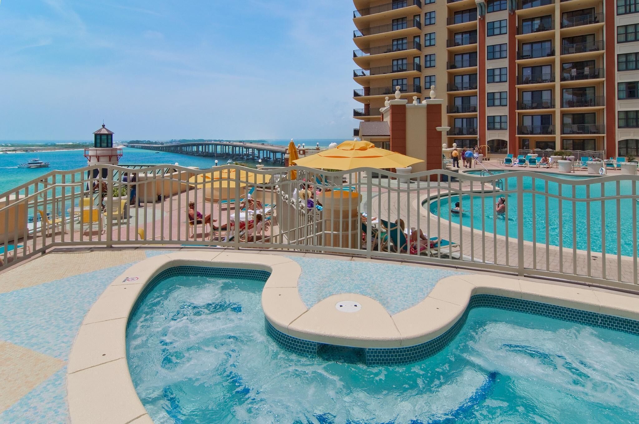Apartment, Mehrere Betten (Emerald Grande W322) | Pool | Außenpool, beheizter Pool