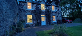 Traditional cottage in peaceful countryside near North Berwick and beach