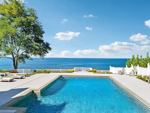 Coastal Sanctuary: Pool & Private Beach Access